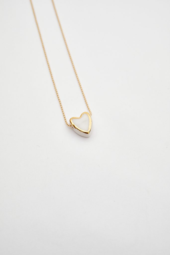 Detalle de COLLAR CORAZÓN PEQUE. de La Polaca