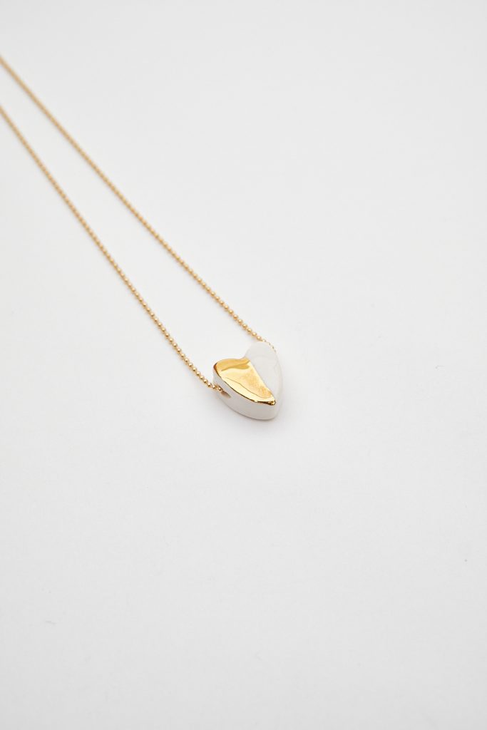 Detalle de COLLAR CORAZÓN PEQUE. de La Polaca