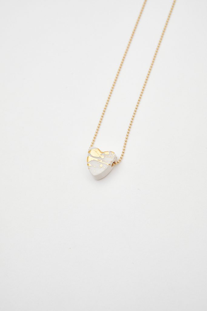 Detalle de COLLAR CORAZÓN PEQUE. de La Polaca