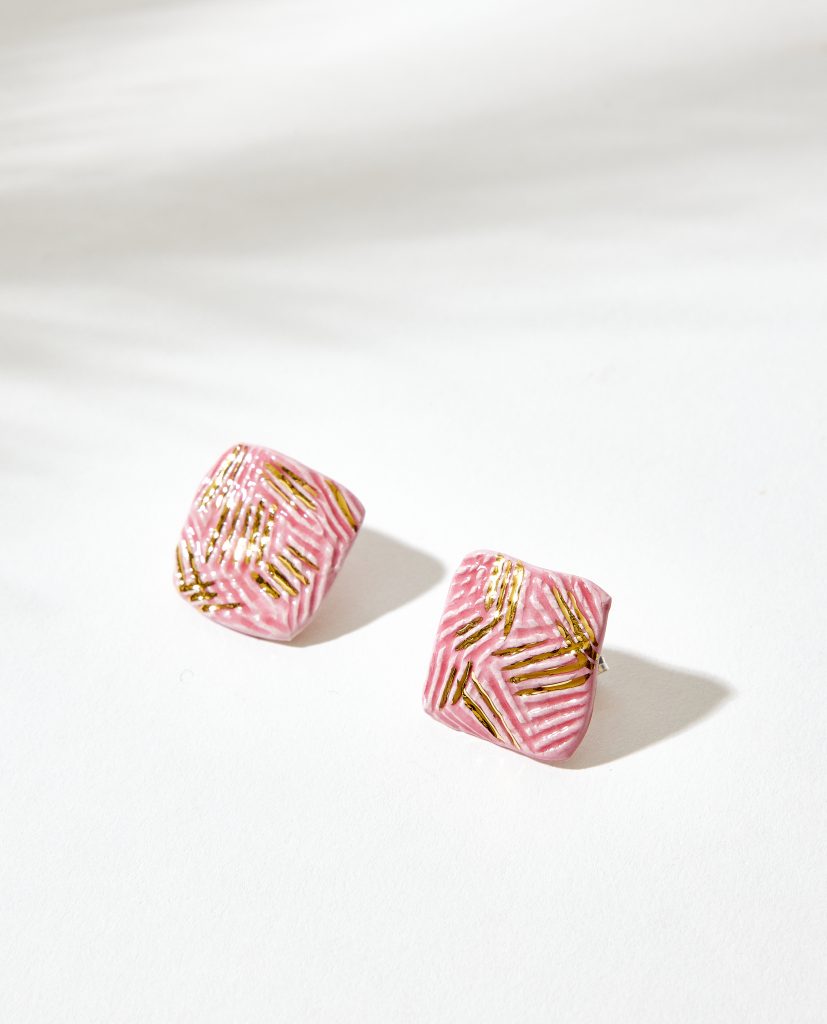 Pendientes LEVANTE rosa de La Polaca, mar de cerámica hecha a mano
