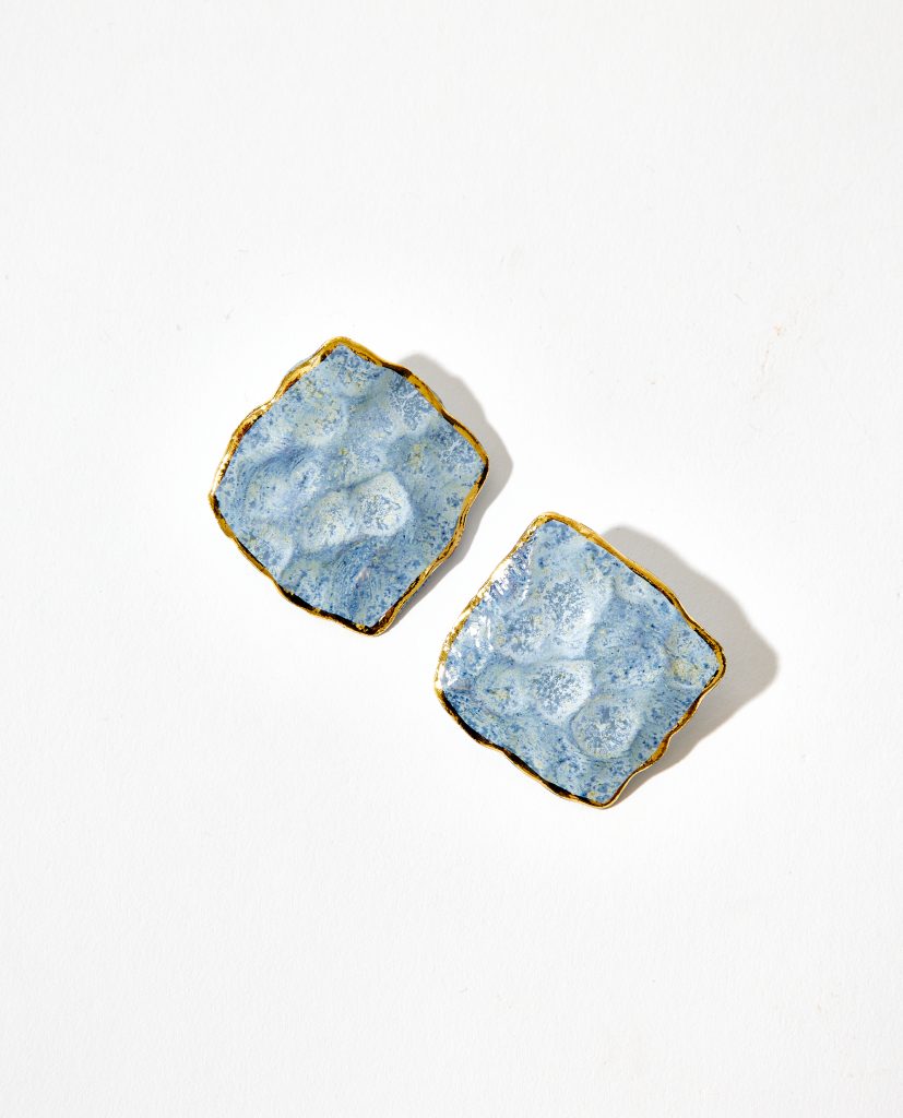 Detalle de Pendientes SOTAVENTO azul de La Polaca