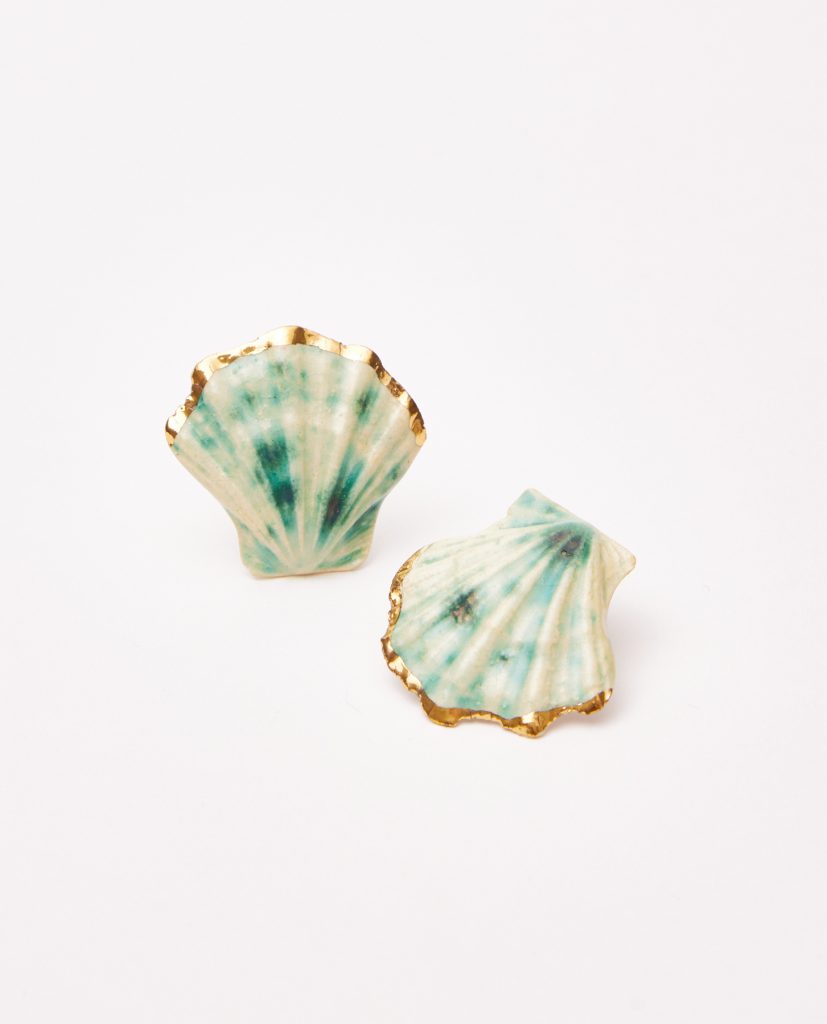 PENDIENTES CONCHA ALETA