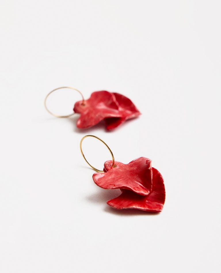 PENDIENTES ARO HOJAS CLAVEL ROJO