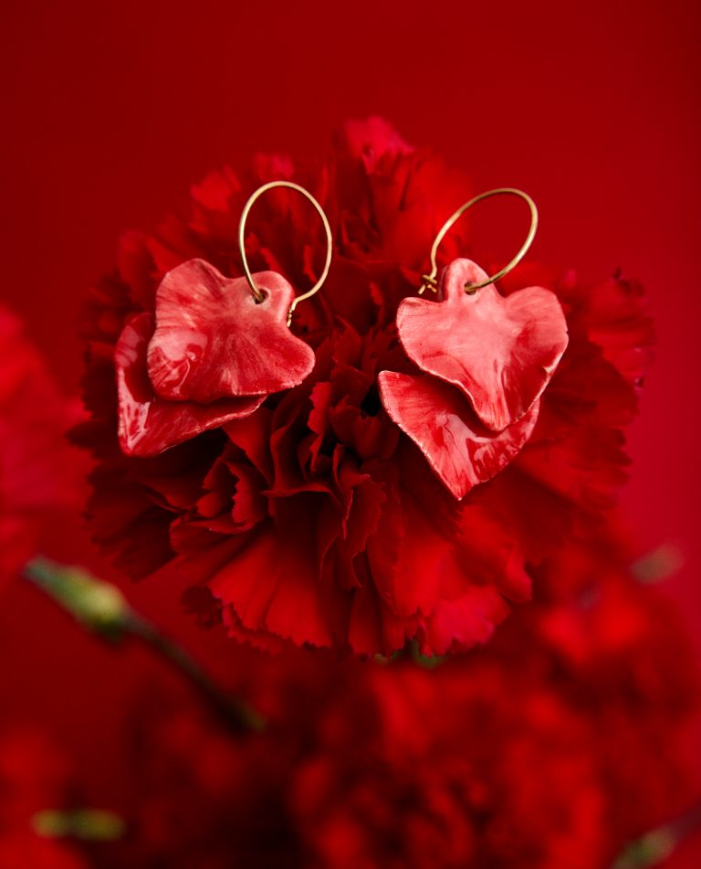 PENDIENTES ARO HOJAS CLAVEL ROJO