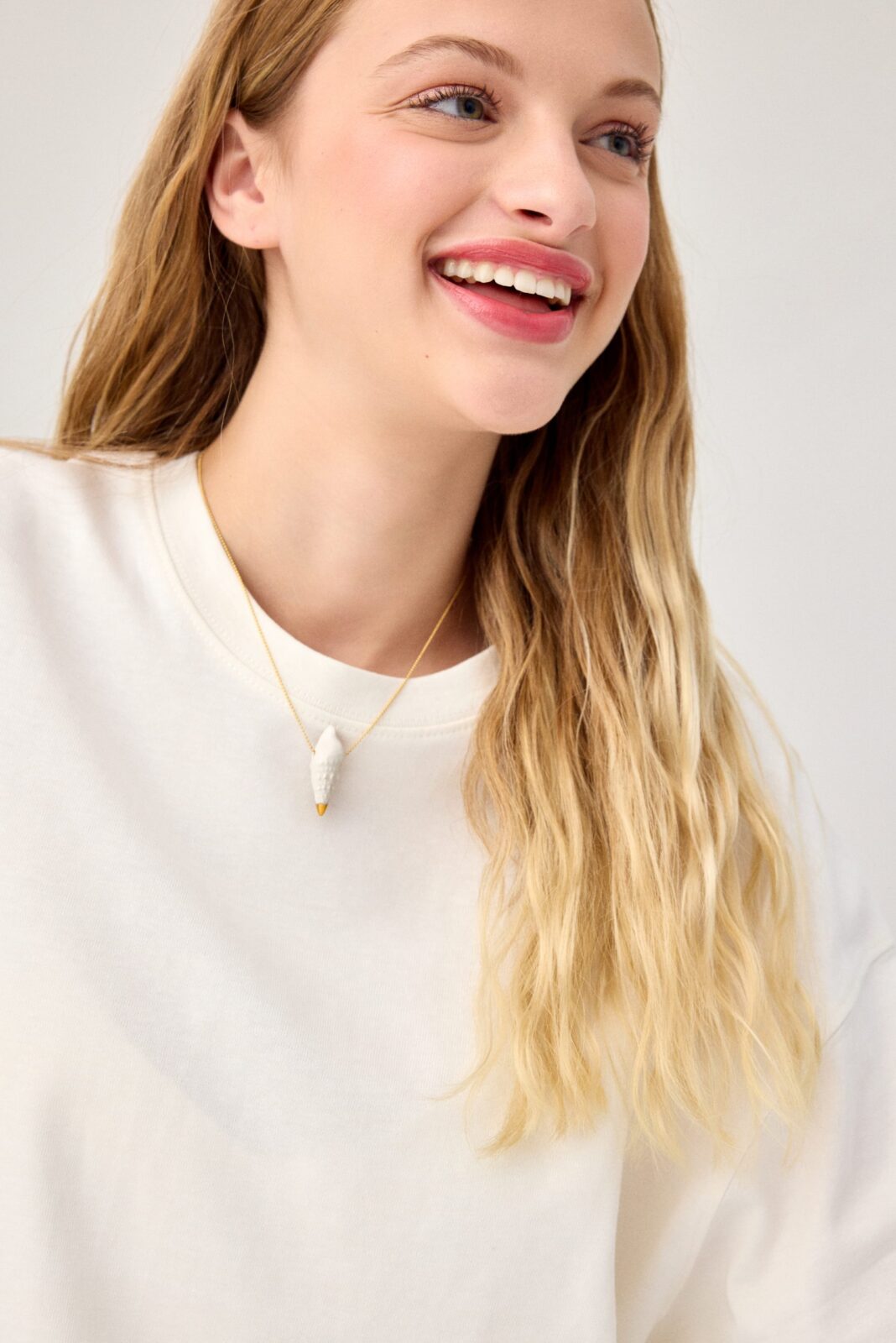 COLLAR CARACOLA ALARGADA
